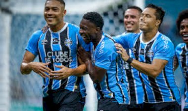 Grêmio goleia Botafogo por 5 a 3, de virada, na Arena, e Carlos Vinícius é o grande destaque