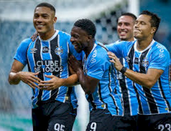 Grêmio goleia Botafogo por 5 a 3, de virada, na Arena, e Carlos Vinícius é o grande destaque
